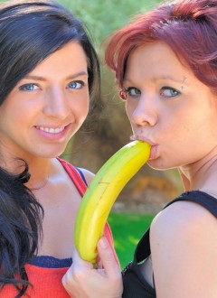 Rita_and_Madeline_masturbating_with_bananas